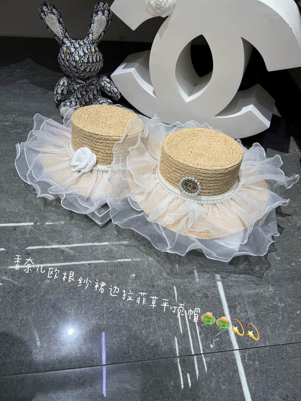Chanel top hat dx166